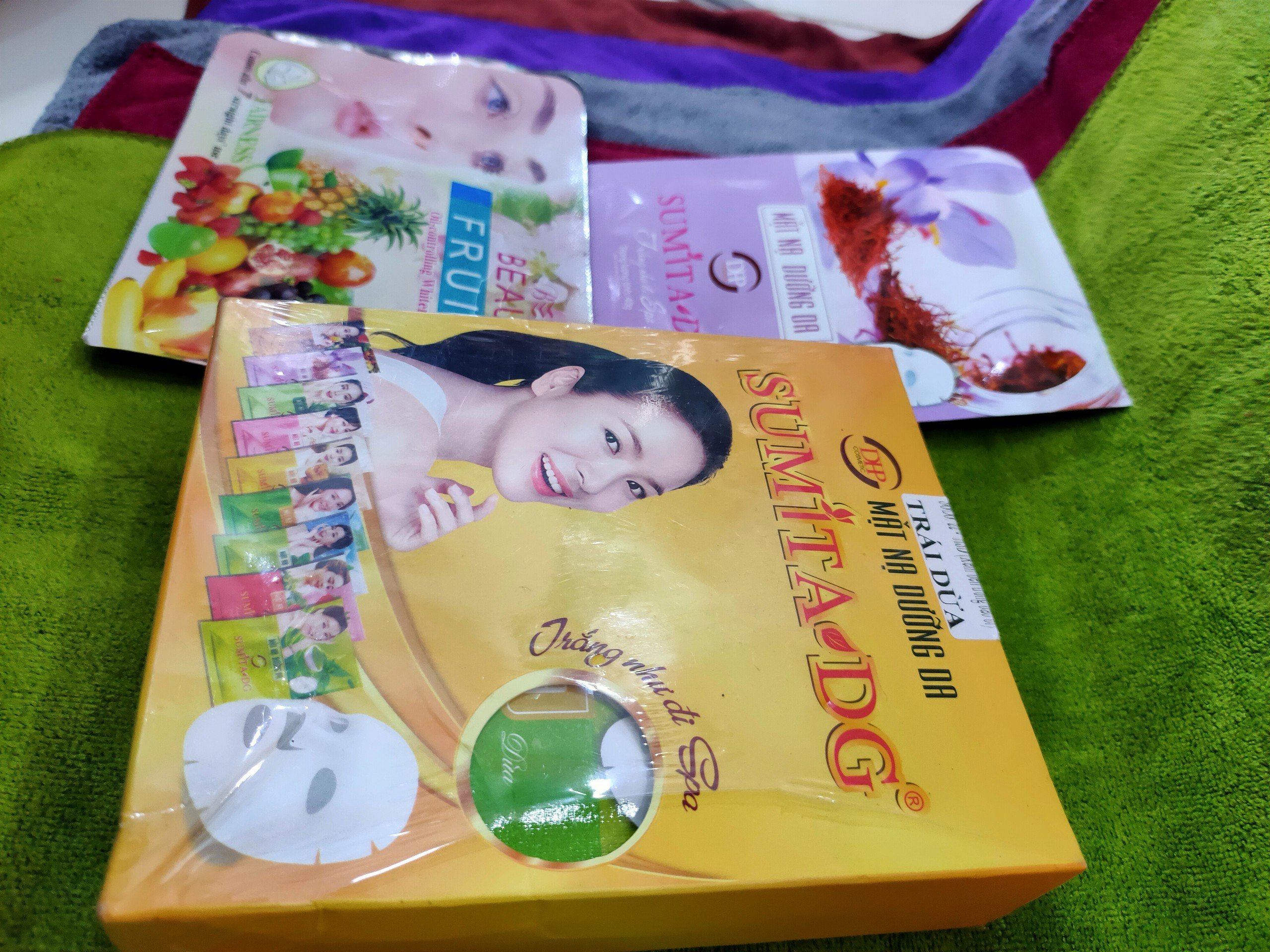 một cái Mặt nạ dưỡng da trái cây