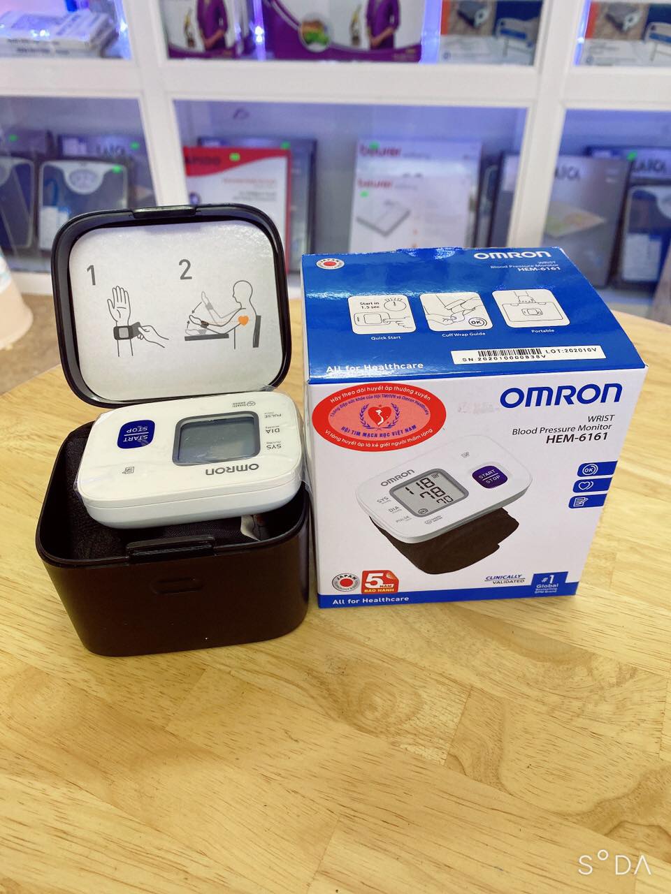 máy đo huyết áp omron hem-6161