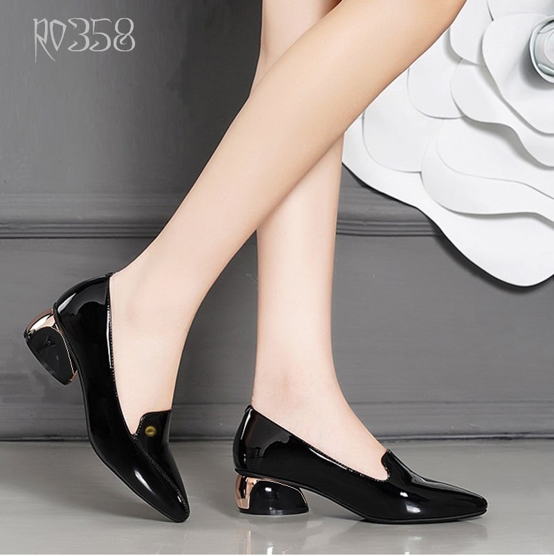 Giày cao gót nữ ROSATA cao 2 phân mẫu RO358 Đen & Đỏ