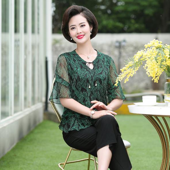 Bộ quần áo chất voan dành cho mẹ