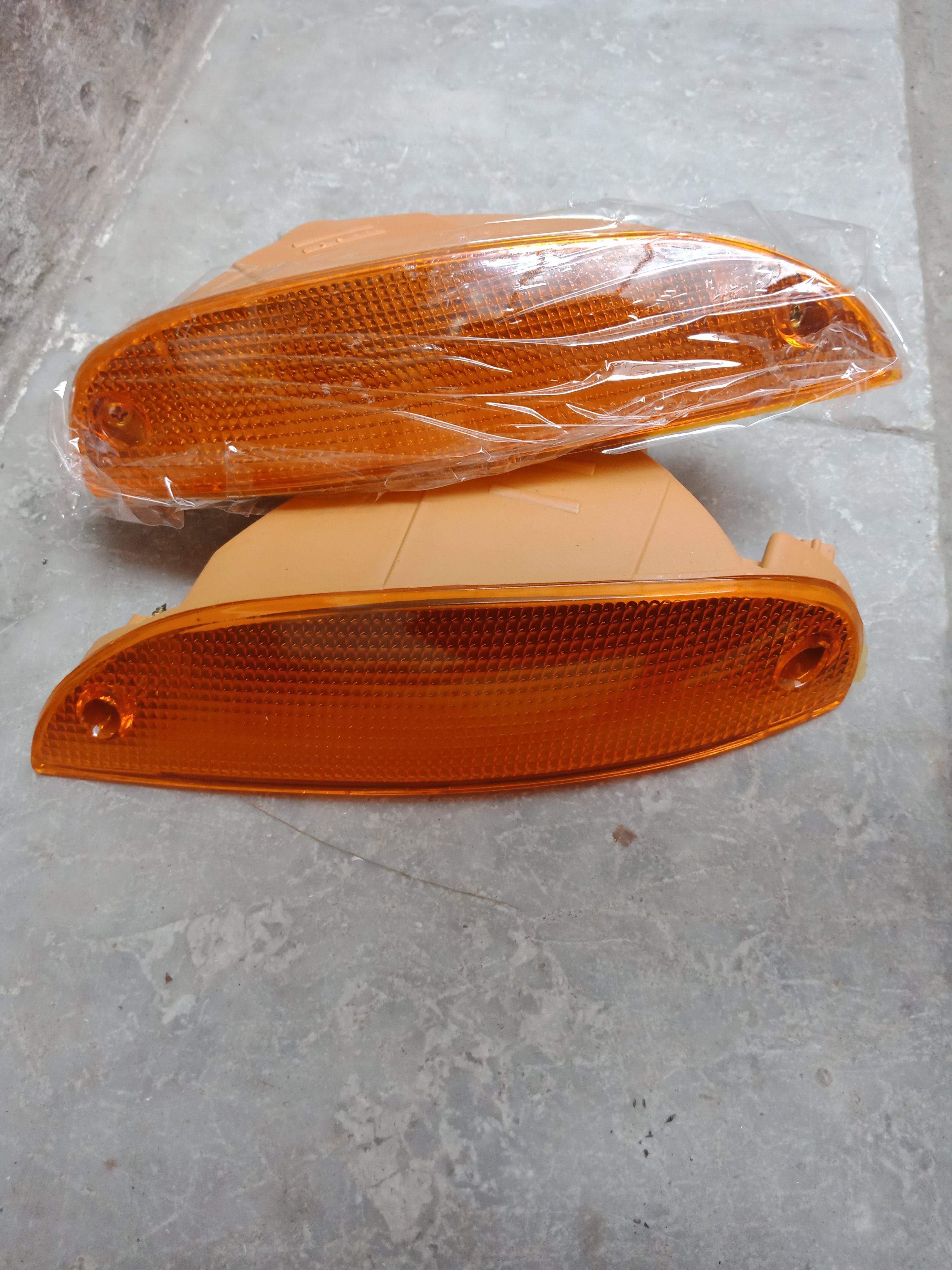 Đèn xi nhan đầu xe matiz 1 đời từ 1998 đến 2002