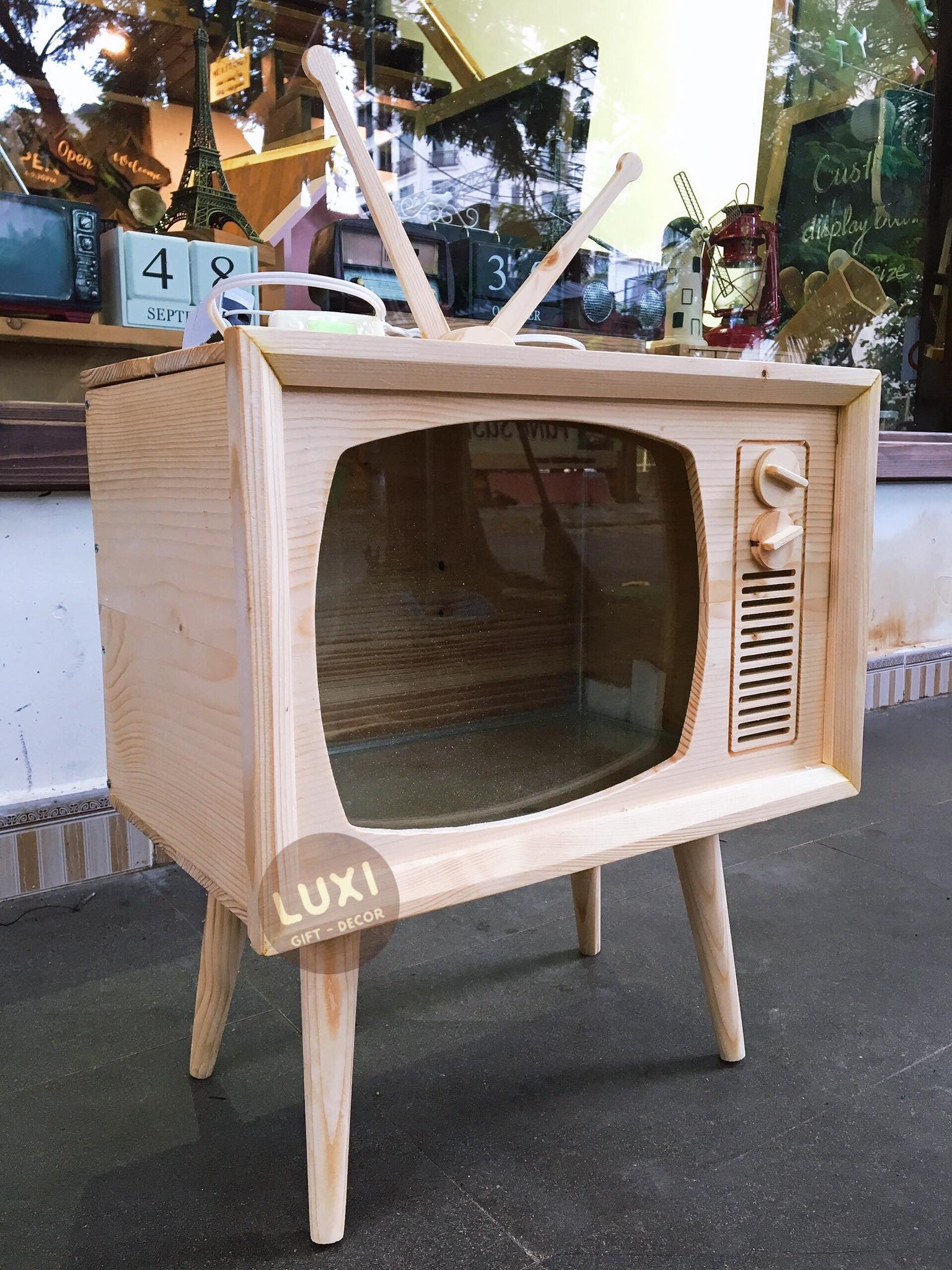 LUXI decor Bể cá cảnh mô hình TV vintage độc đáo