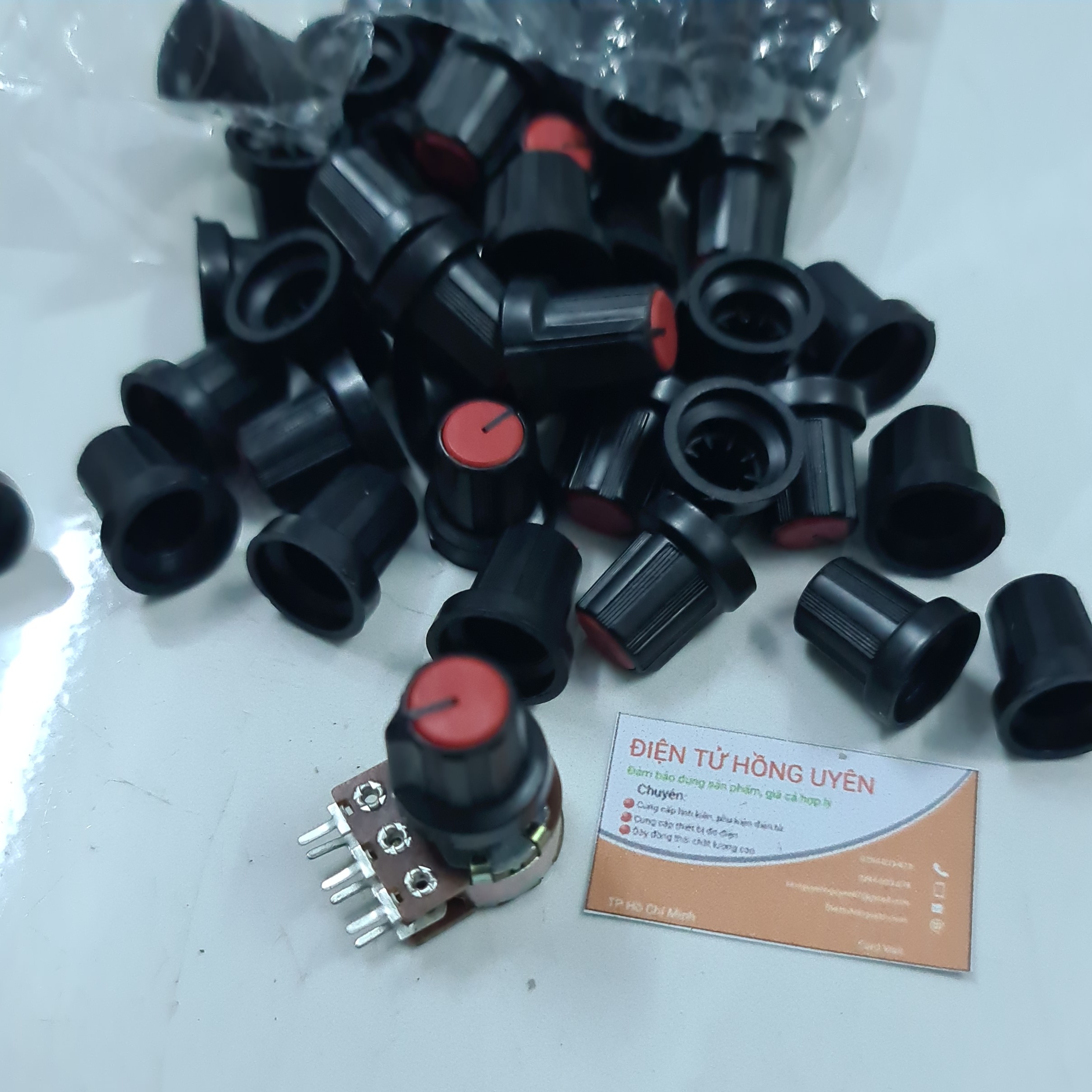 Núm vặn chiết áp (20 cái). Núm nhựa vặn đầu triết áp VR, núm triết áp (biến trở) âm ly, mạch âm thanh và những thiết bị sử dụng triết áp