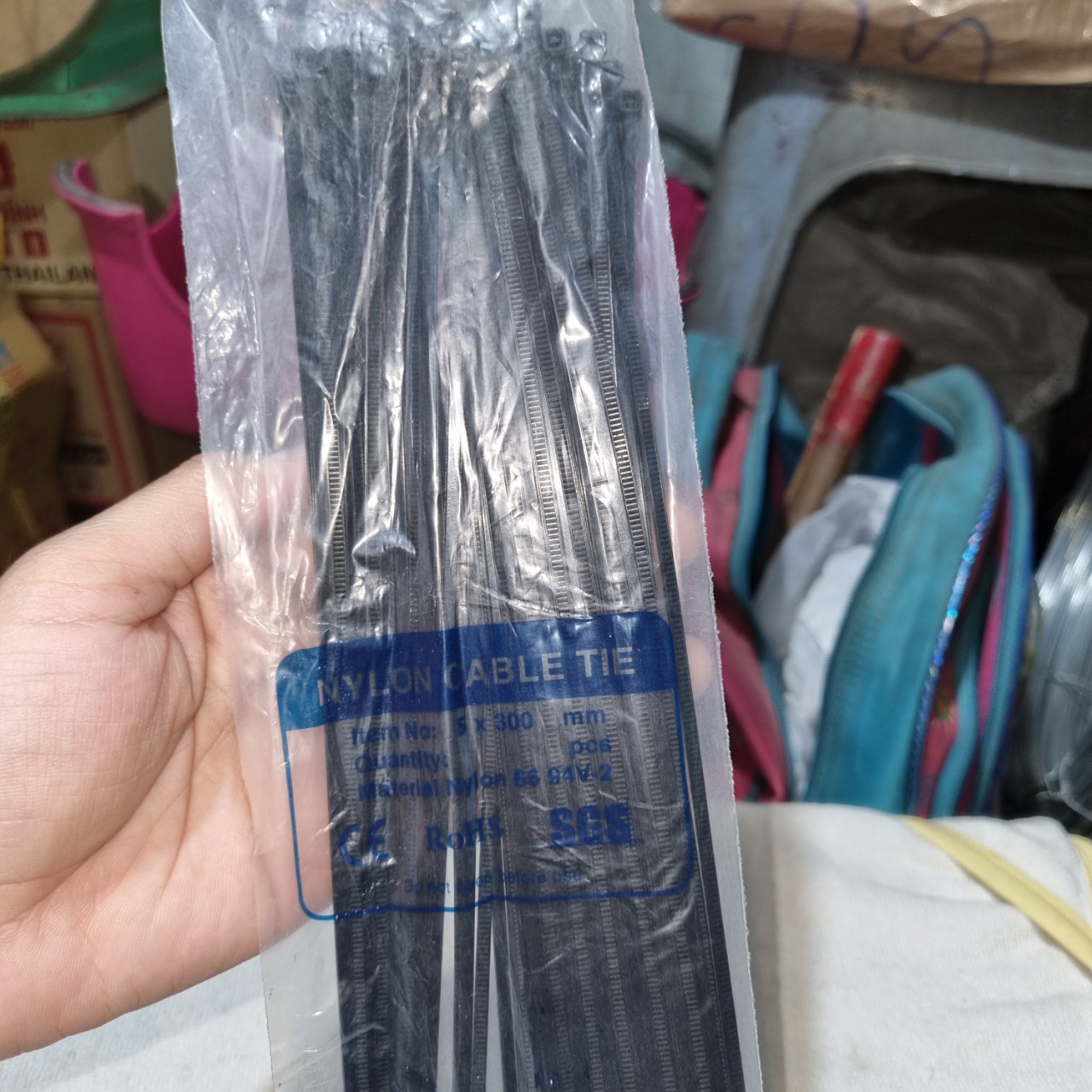 Dây rút nhựa  5 x 300 mm, đen ( y như hình)