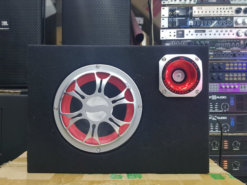 Loa crown 6: dáng vuông, có bluetooth, bass 16, nguồn điện 220v và 12v