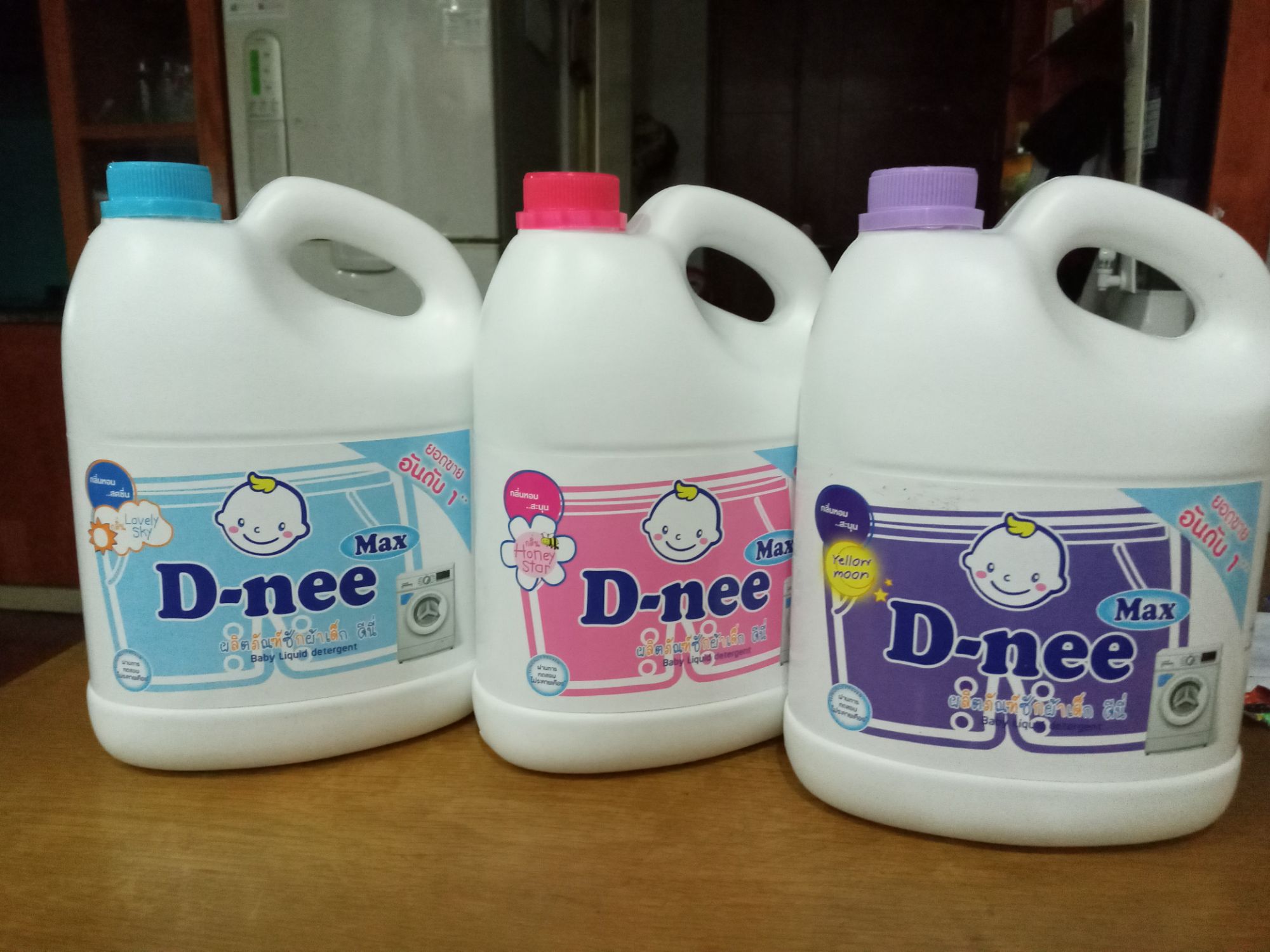 [HCM]Nước giặt Dnee Max
