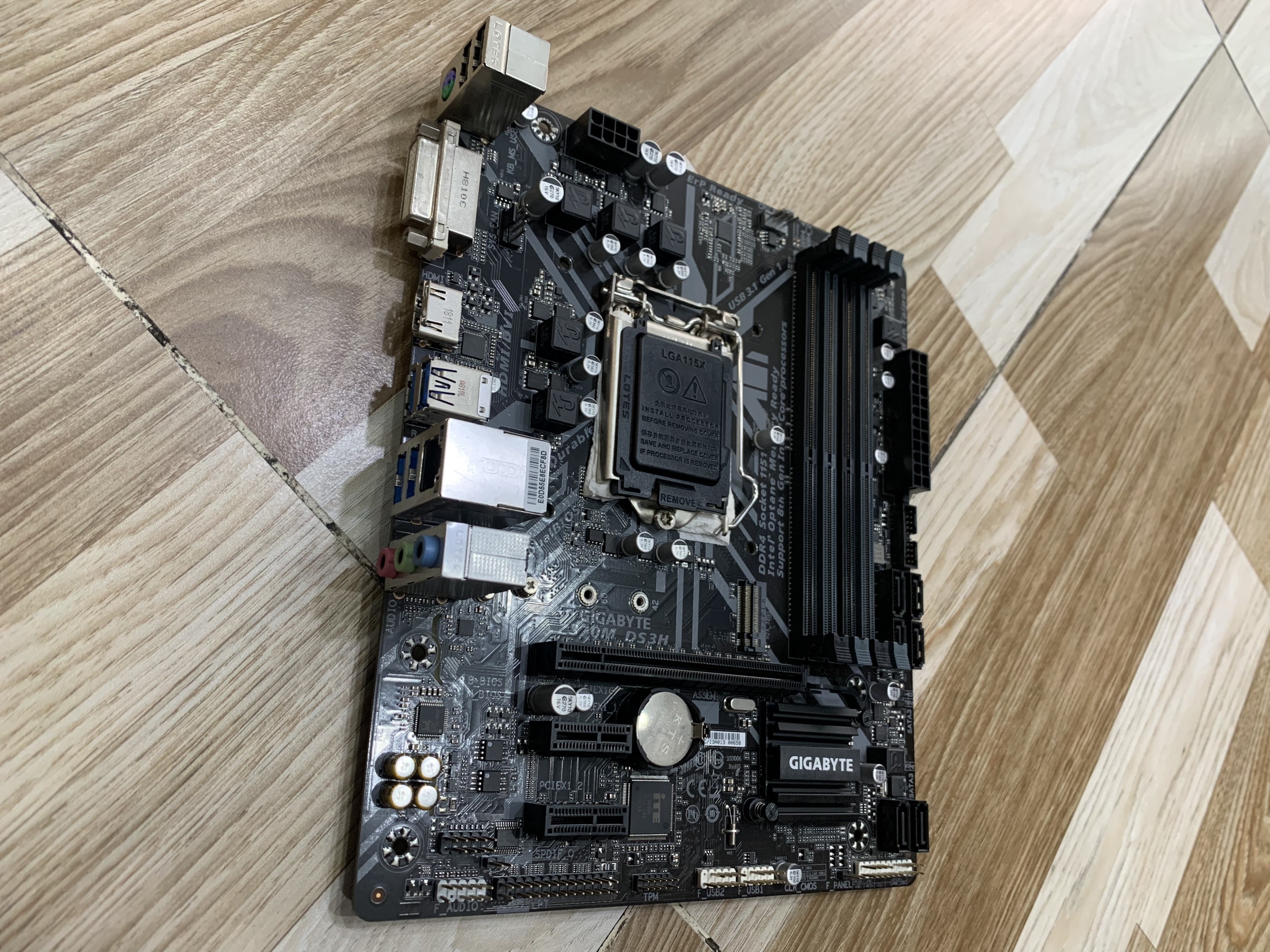 Main Giga Z370 DS3H Socket 1151v2 sử dụng CPU thế hệ 8 + 9