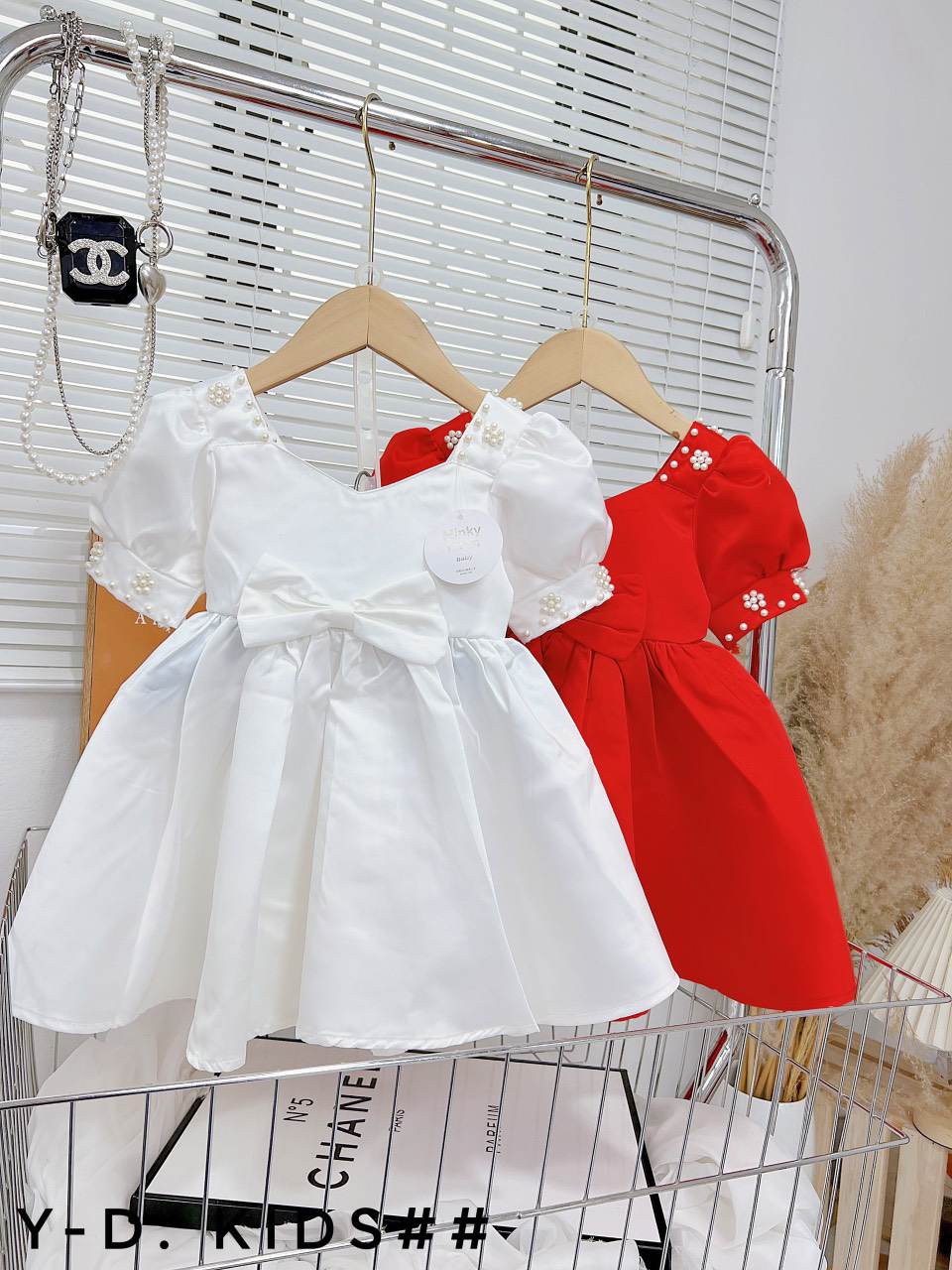 Váy công chúa lụa nơ tay bồng cho gái yêu