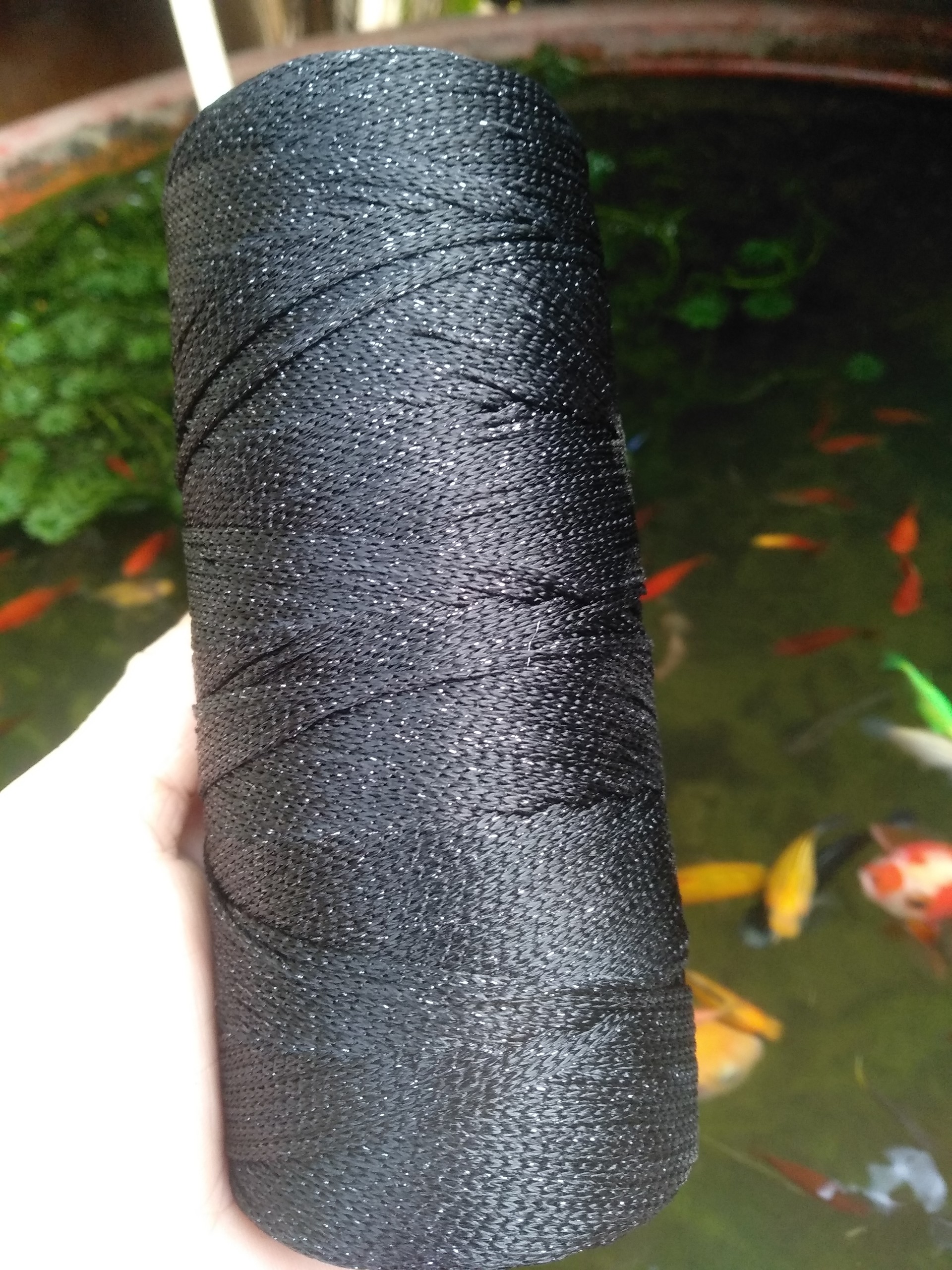 Sợi dệt kim tuyến màu đen