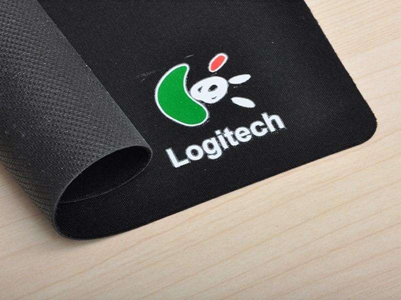 Miếng lót chuột Logitech giá siêu rẻ