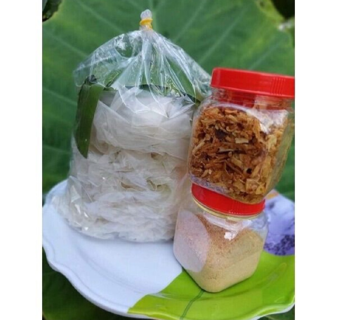 bánh tráng rìa ăn cùng hành ruốc