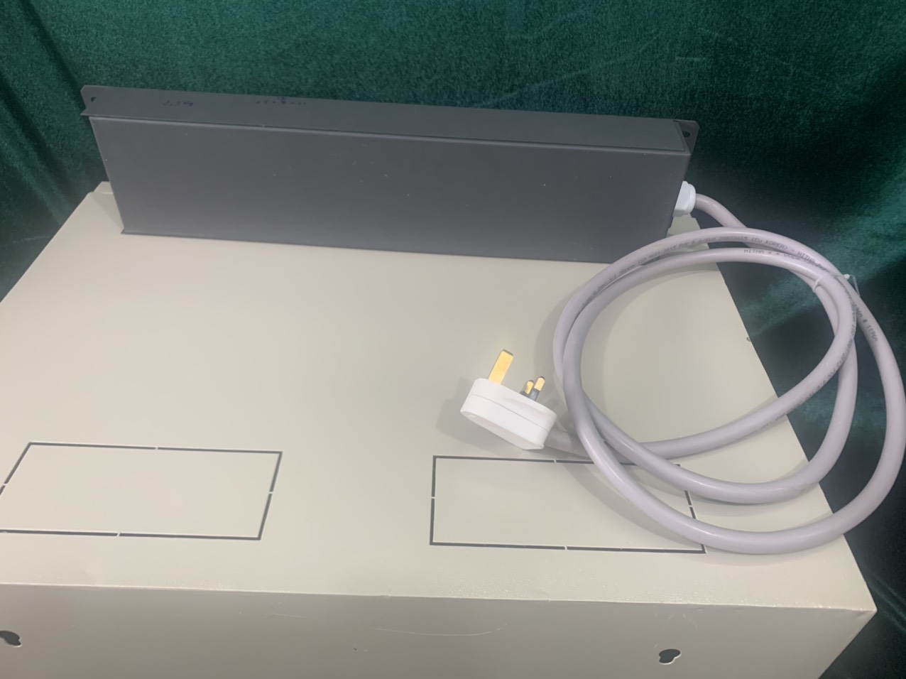 Ổ CẮM ĐIỆN ĐA NĂNG 12 CỔNG CB 32A CHUẨN 19''