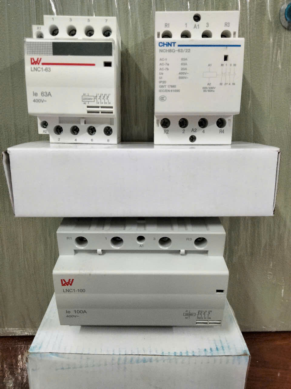 Khởi động từ contactor 4P CHINT, LW 2NO-2NC 220V 63A -100A