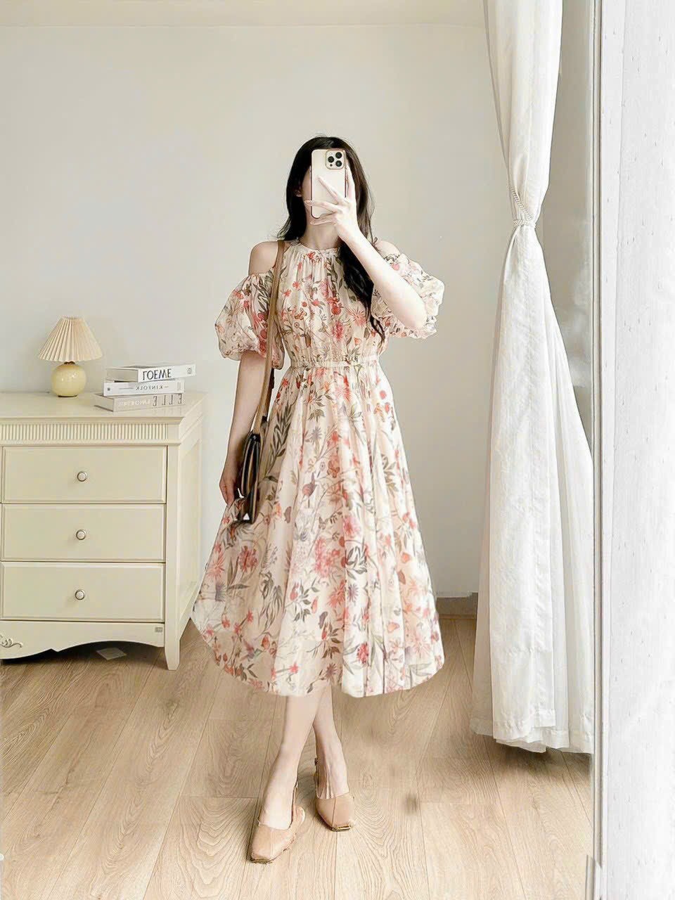 Đầm xòe voan hoa cổ yếm chạy thun eo
