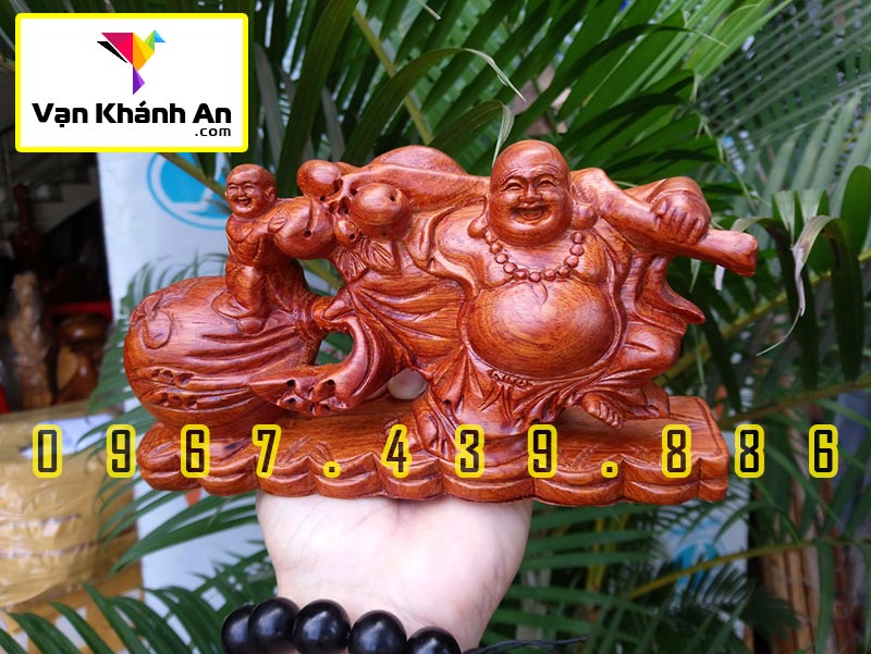 Tượng để xe ô tô bằng gỗ