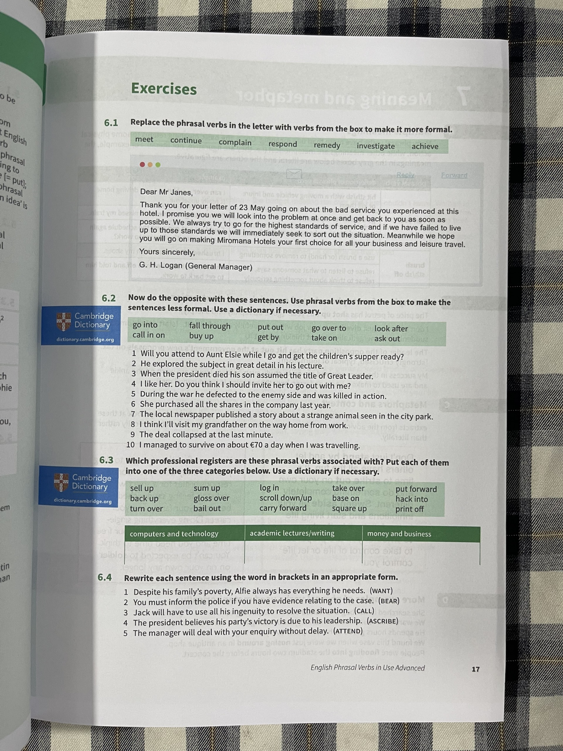 English Phrasal Verbs in Use