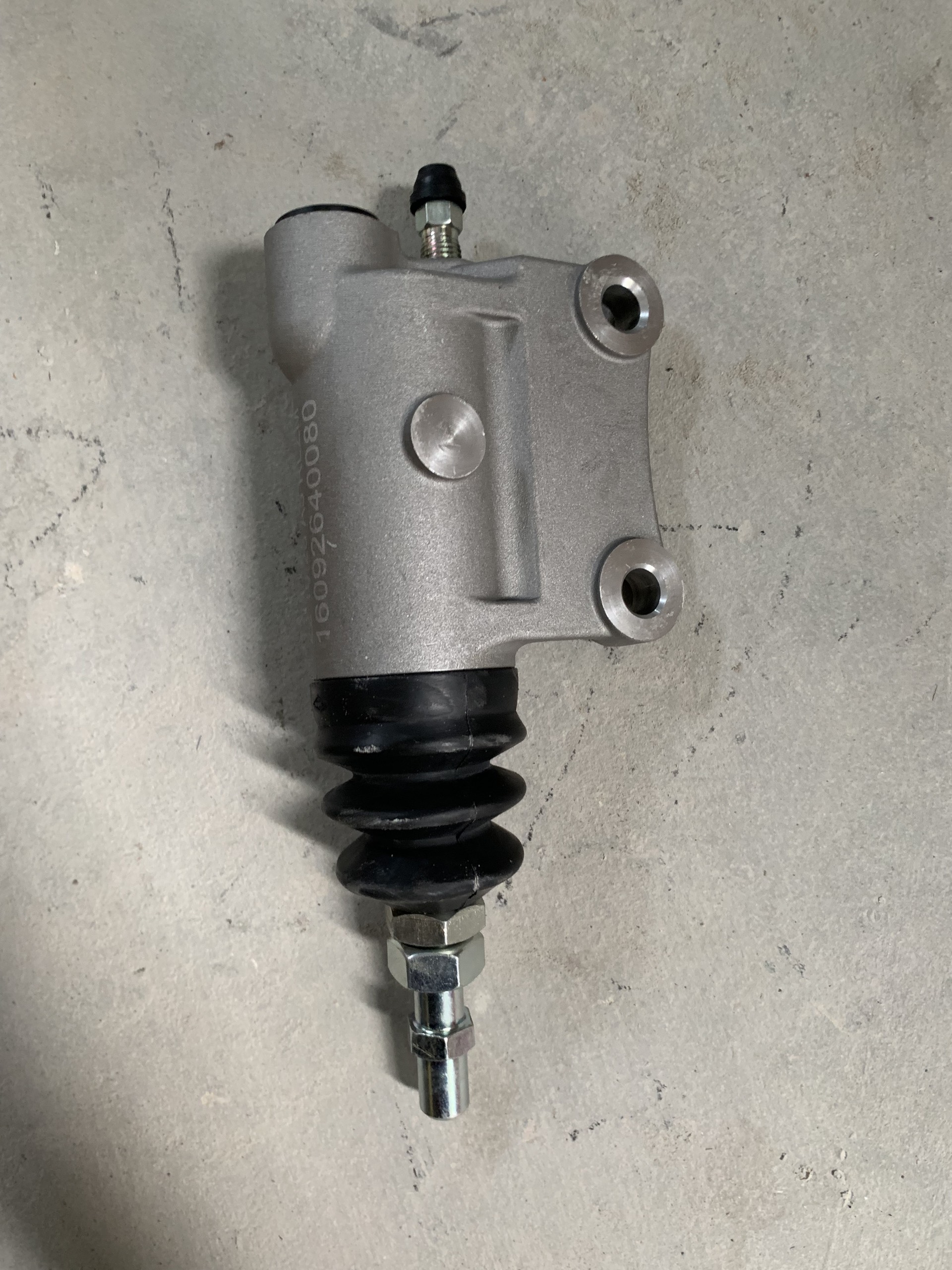 Tổng côn dưới SORL 212 lỗ bắt đường dầu phi 12 dành cho ô tô