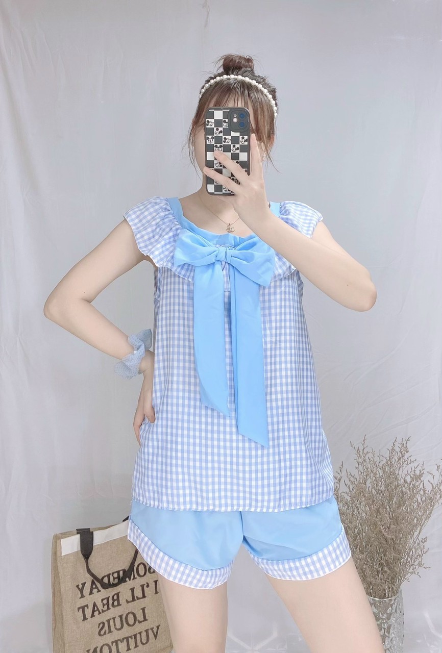 Set bộ đùi vải kate lụa xinh xắn , đồ bộ quần đùi ngắn kate lụa , Đồ mặc nhà họa tiết lạ xinh dưới 57 kí