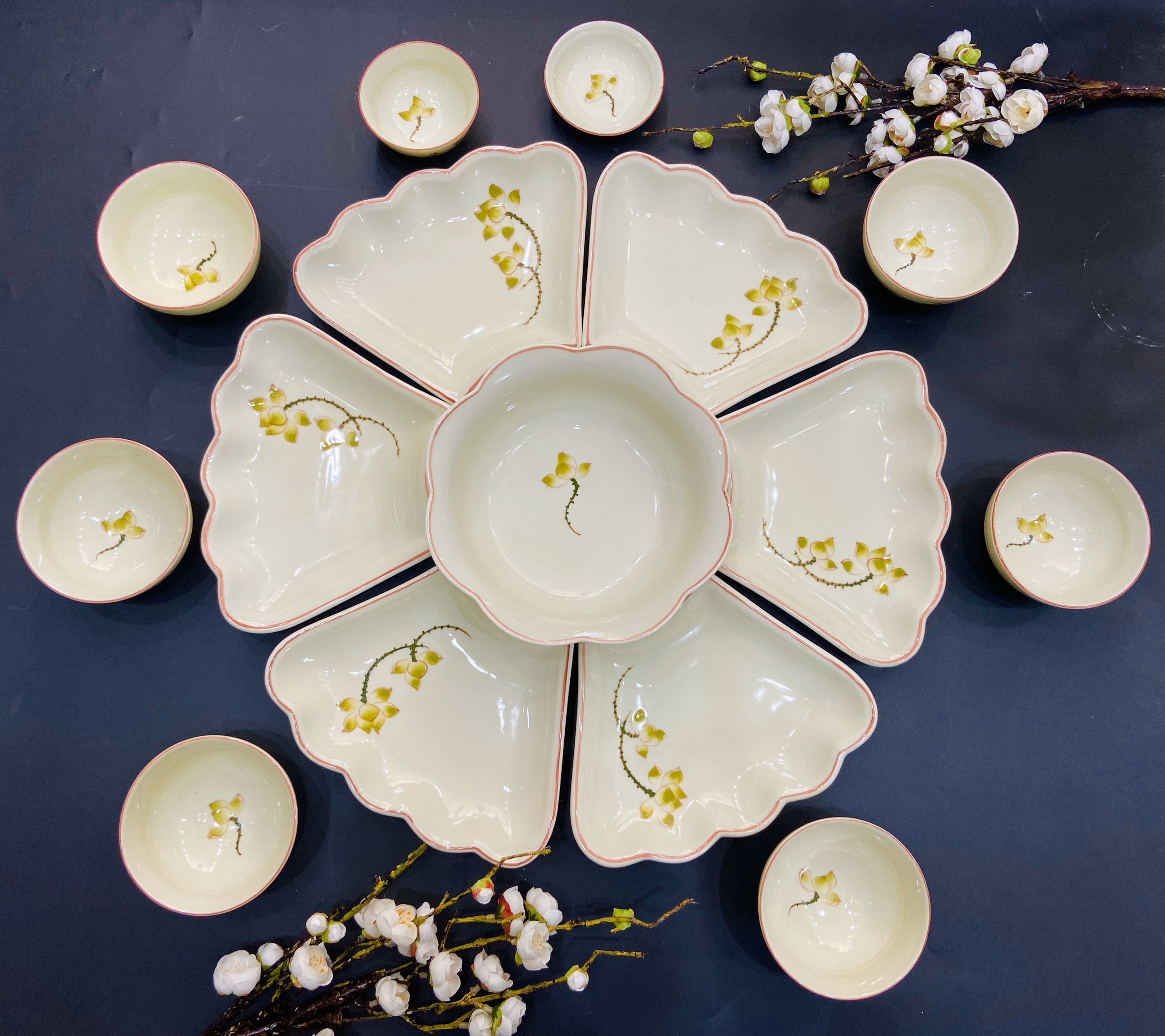 Dinnerware set cozy household fairy Lotus yellow, flower solar light aroma, 15 details size 45cm, 55cm-Ceramics bowl rosaries