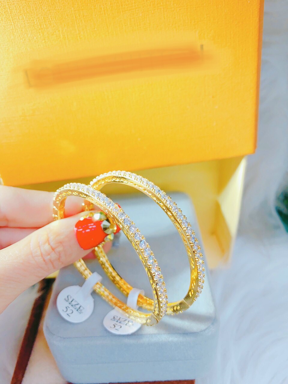 Vòng tay nữ bản nhỏ mạ vàng hoặc mạ bạch kim siêu đẹp(1 chiếc)