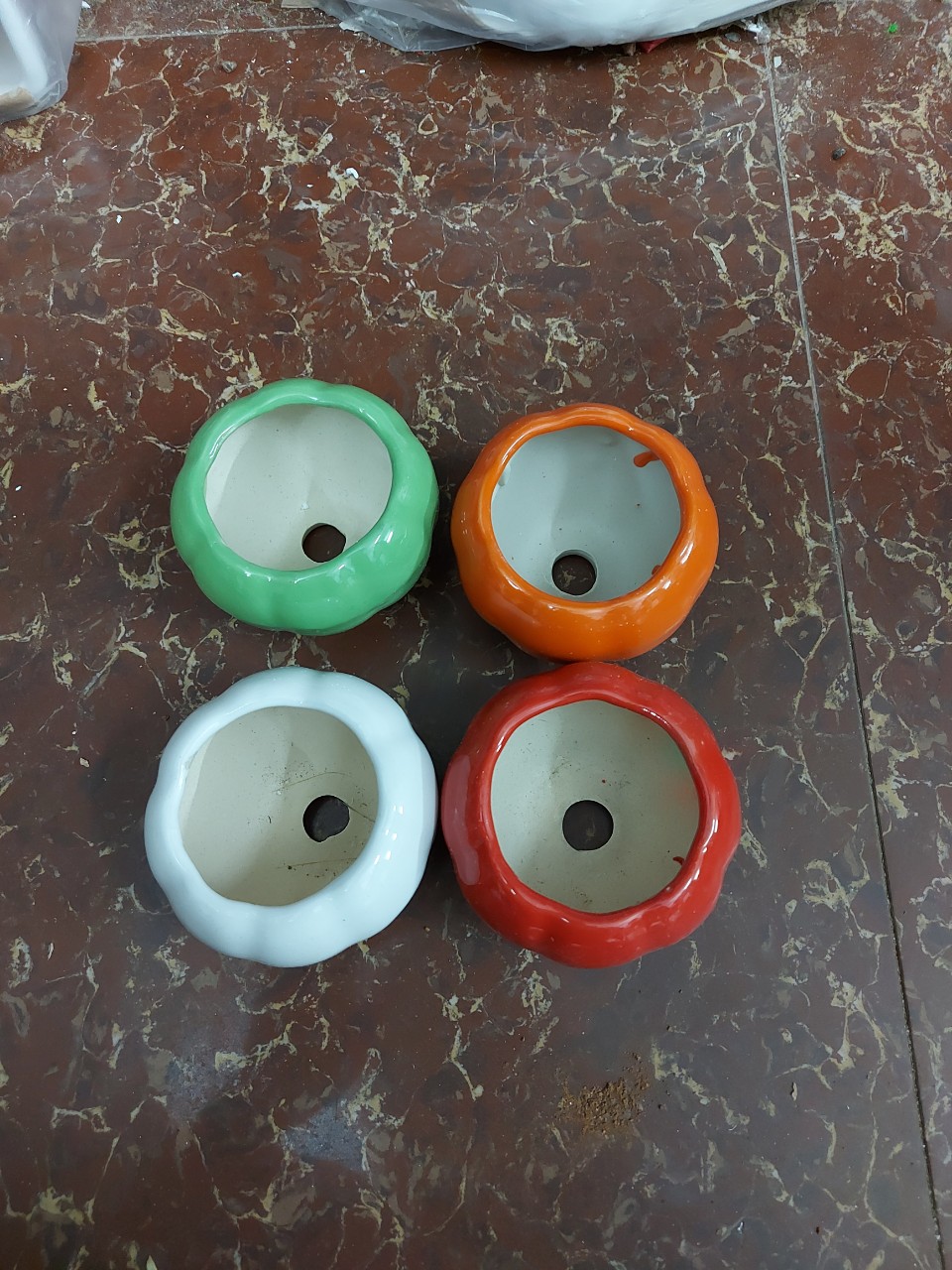 Chậu trồng cây cảnh: Mẫu sứ tròn nhỏ