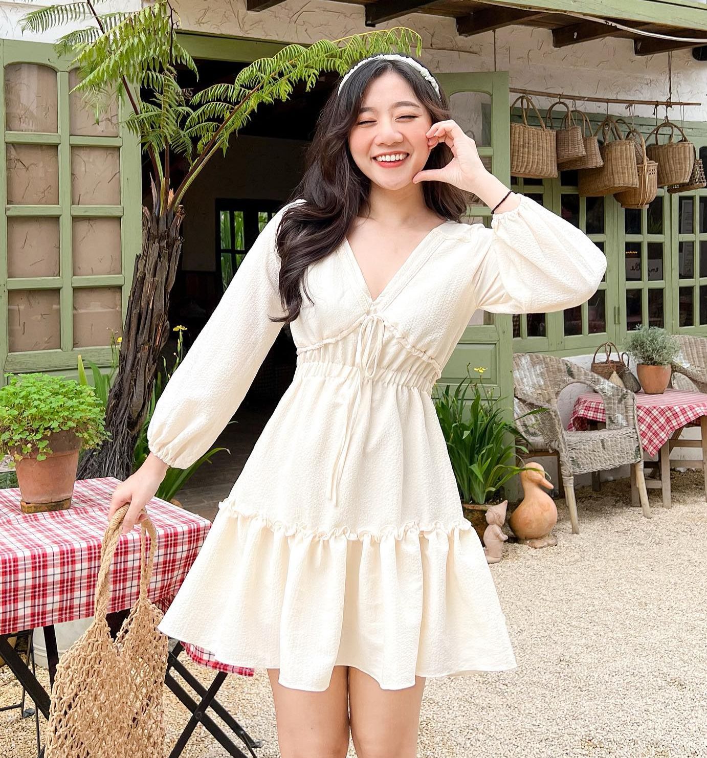 Đầm DARY - Đầm cổ V tùng bèo tay dài
