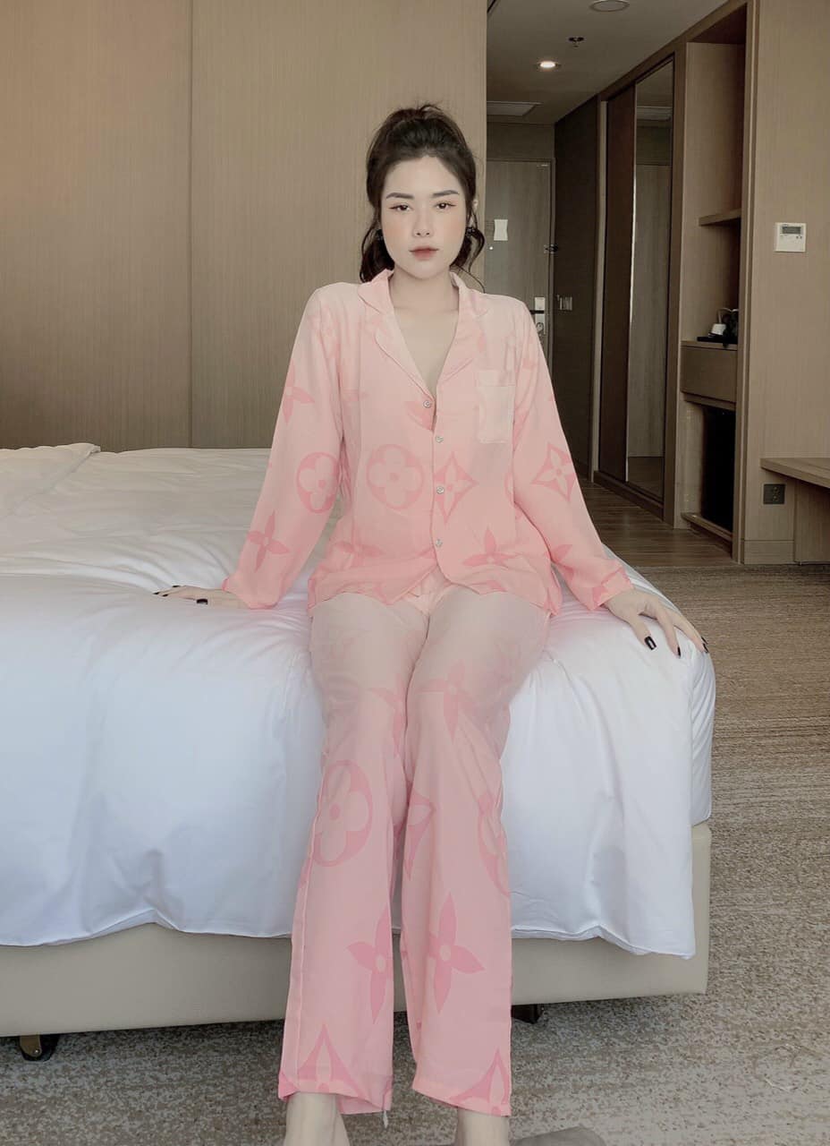 Bộ dài tay lụa Mango cao cấp Vic size 40-60kg