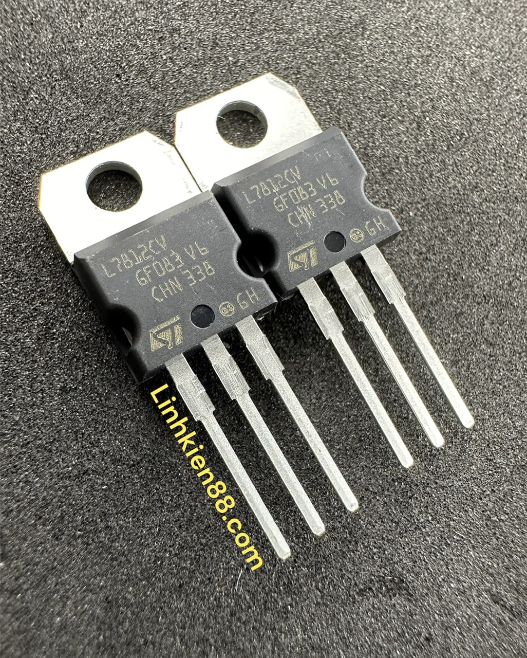 L7812 ic ổn áp l7812 7812 1.5a 12v to-220 mới chính hãng st