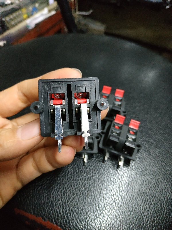Cầu đấu Loa 4 Vuông - 1 cái