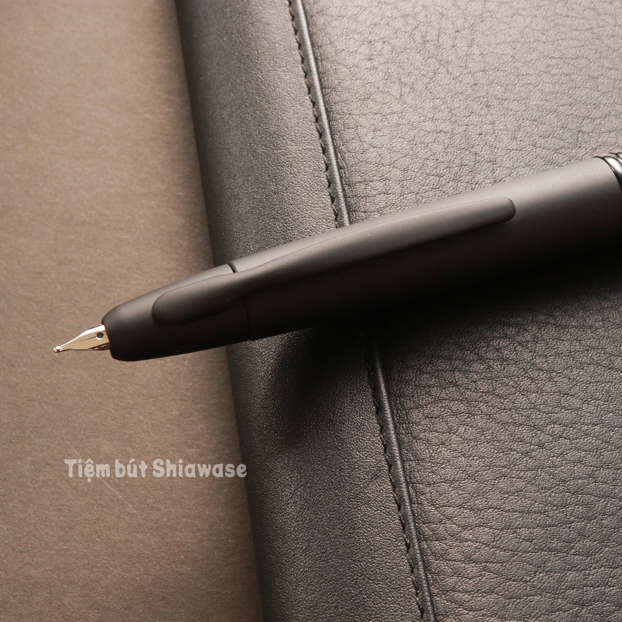 Bút Máy Pilot Capless Vanishing Point Matt Black - Đen