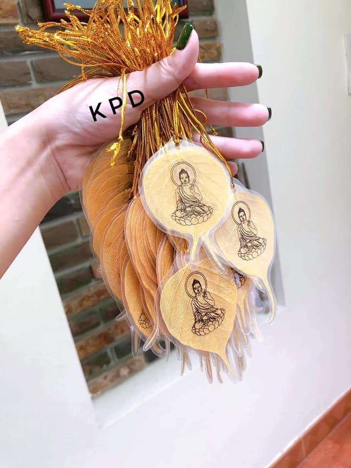 Lá bồ đề in hình phật dát vàng