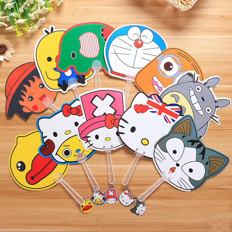 Quạt nhựa cầm tay hoạt hình cute