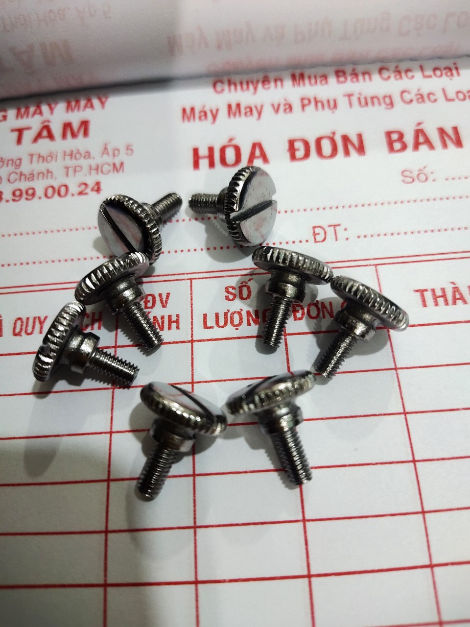 ốc lắp cữ máy khâu công nghiệp
