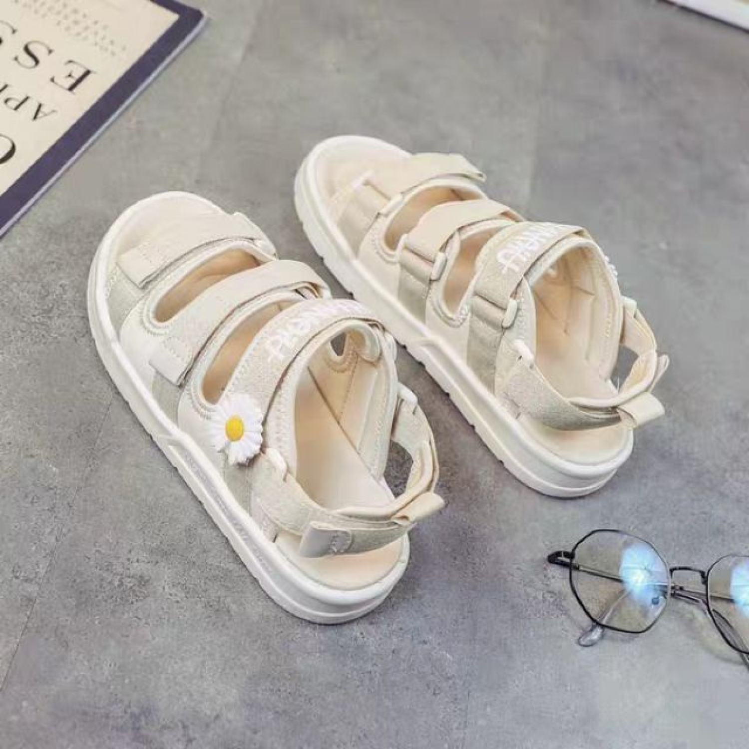 Sandal nữ hoa cúc xinh xắn