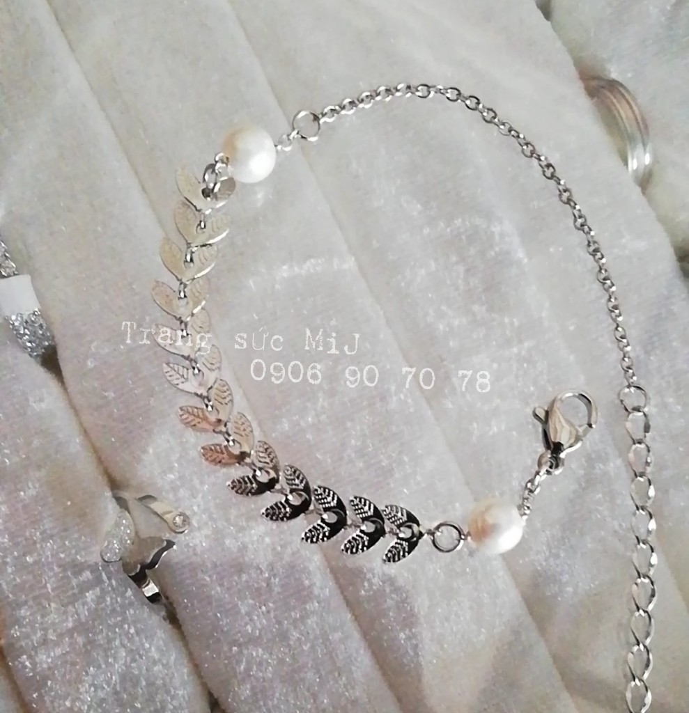 Lắc tay titan màu trắng-vàng, titan không đen không dị ứng