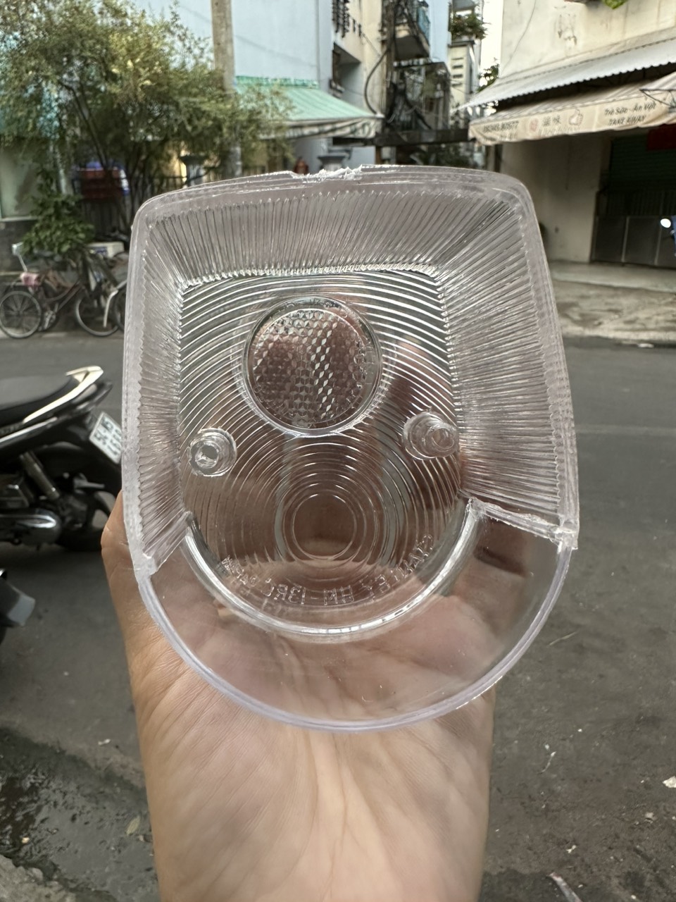 BỘ CHỤP XI NHAN + ĐÈN HẬU XE CUB 81( XE NHẬT ) MÀU TRẮNG