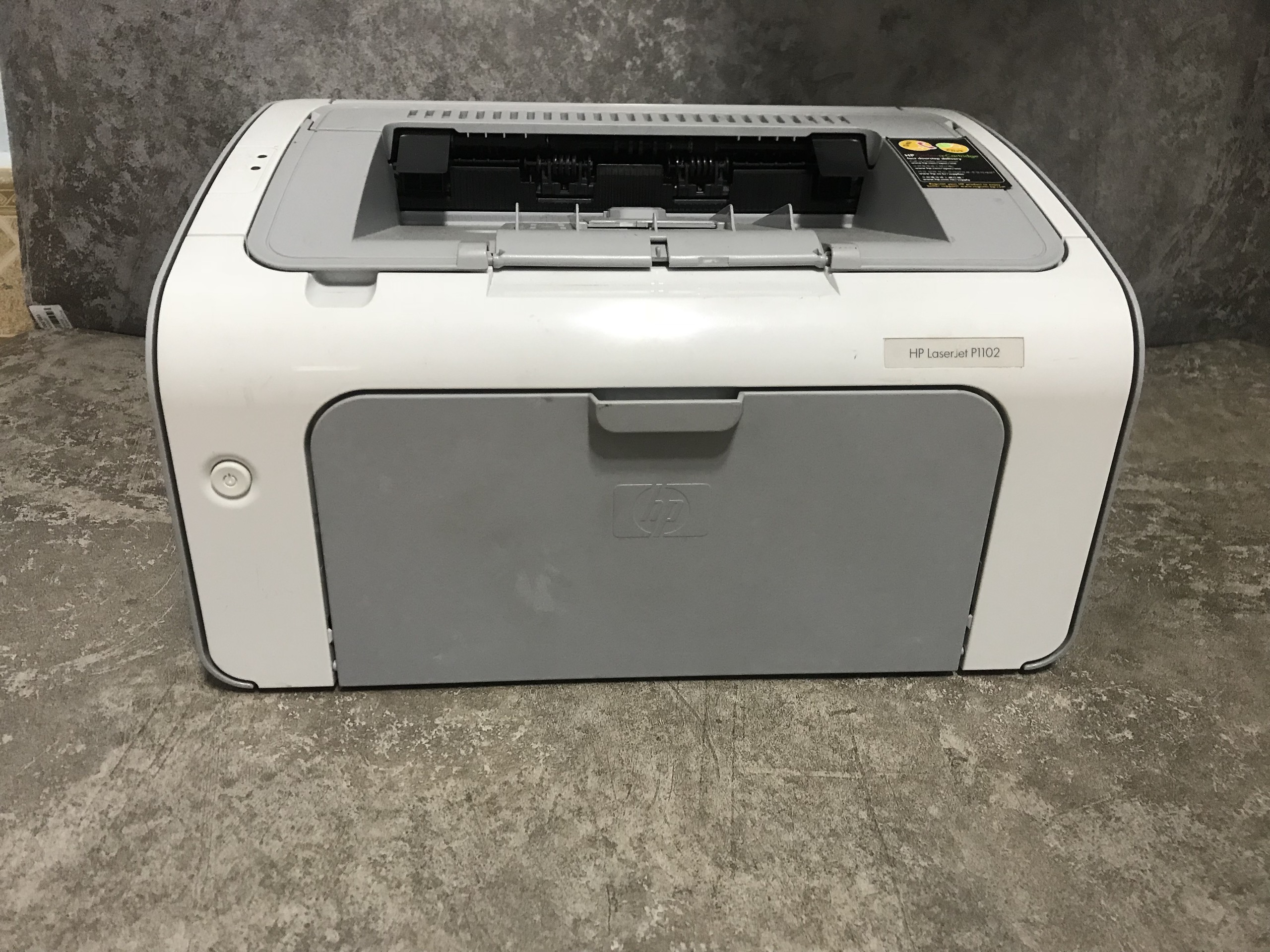 Máy In Văn Phòng 1 mặt nhỏ gọn - HP 1102 ( Tặng Hộp Mực Đa Năng - Dây Nguồn , Cáp in Mới 100% Đi Theo Máy )