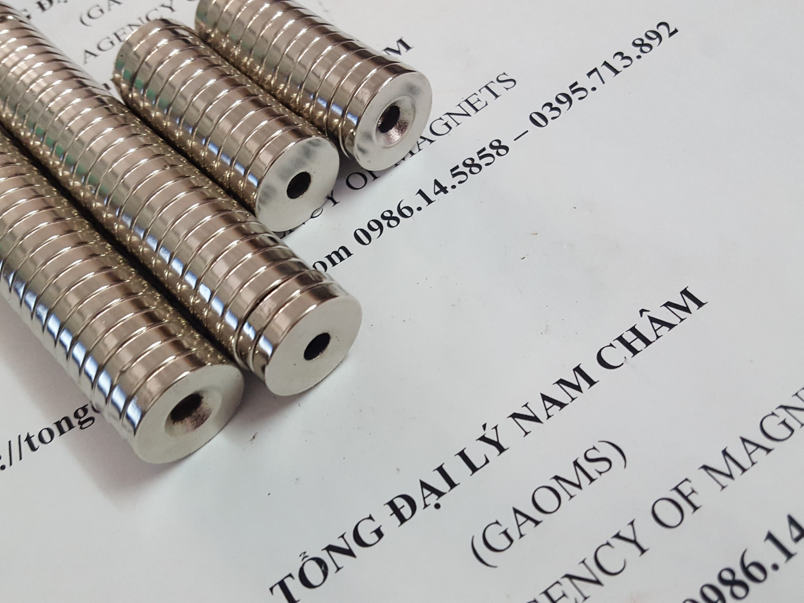 10 viên nam châm 20x4 lỗ vát 5mm