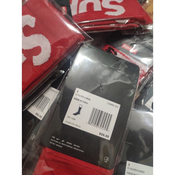 Tất Supreme item 2021