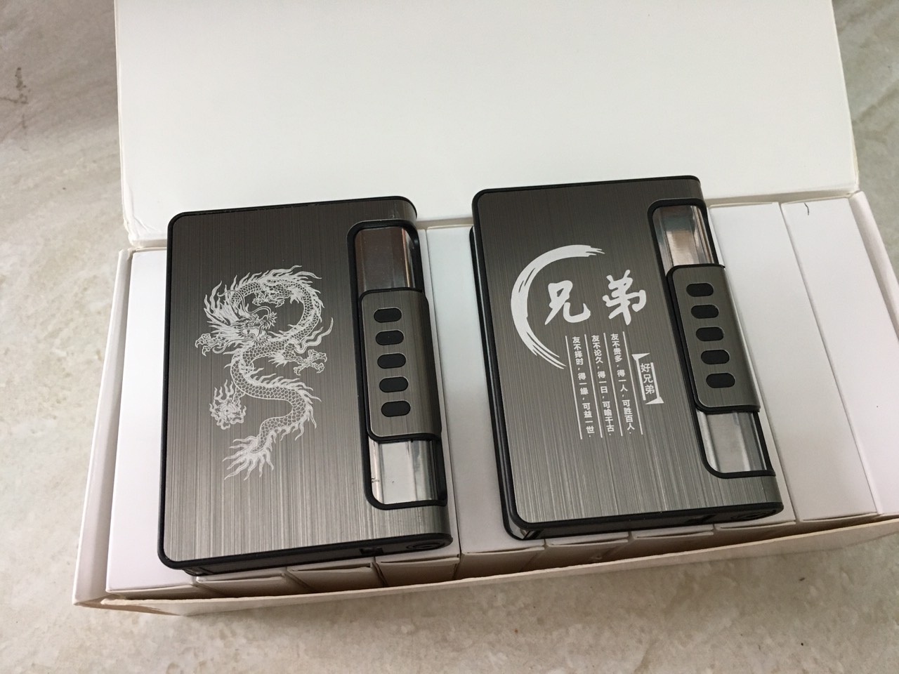 Hộp Quẹt|Bật Lửa Khè Lửa Xanh Kiêm Hộp Đựng Thuố.c 2in1