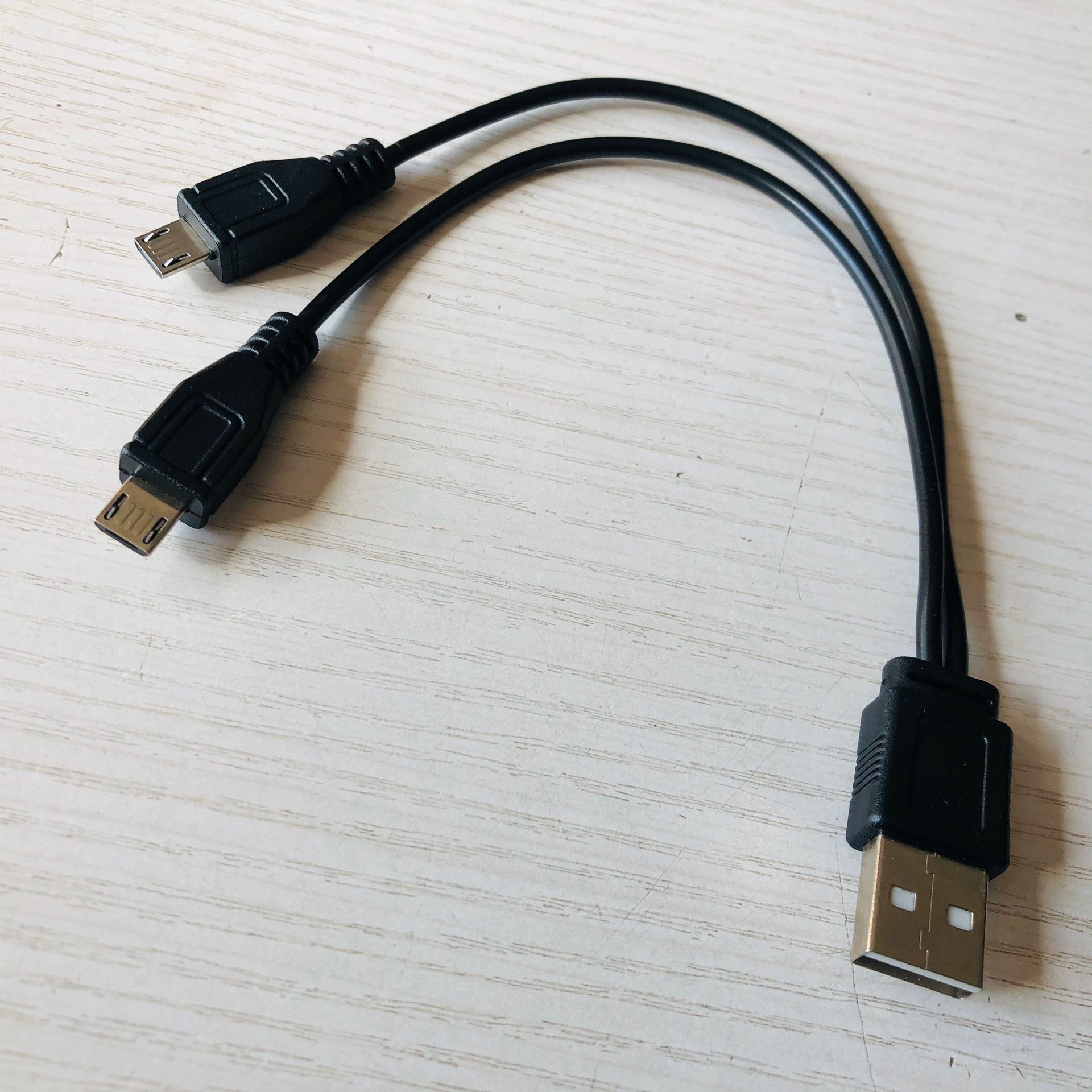 Cáp sạc USB ra 2 đầu micro ( V8)