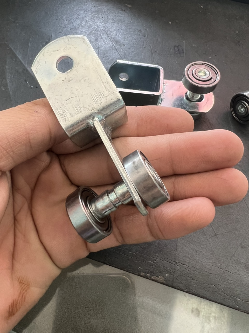 01 BÁNH XE TREO MÁI XẾP - BÁNH XE LÙA TREO BẠT