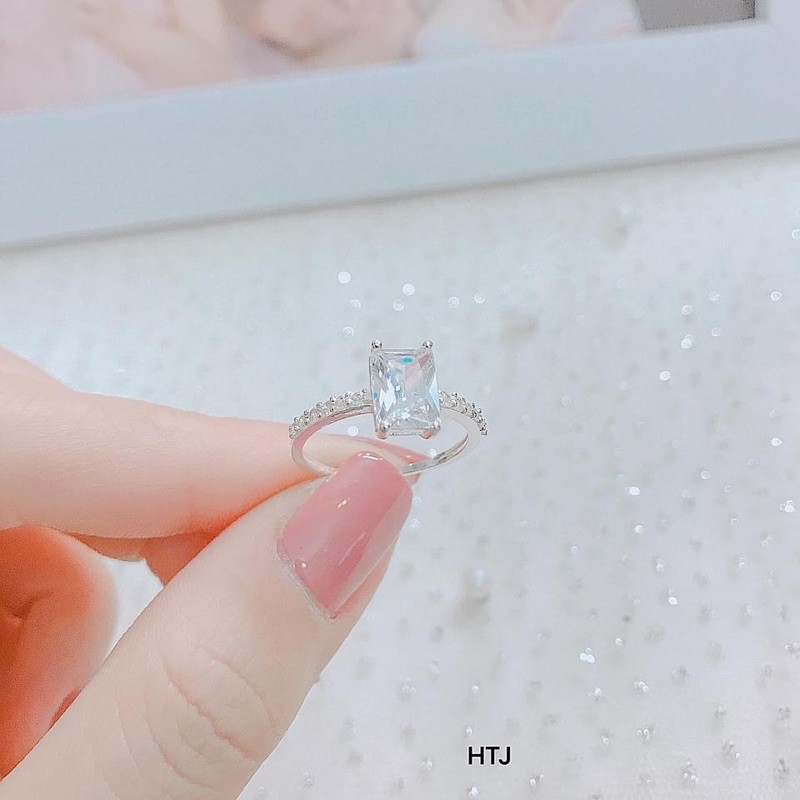 Nhẫn nữ đá vuông dánh dài sáng đẹp bạc ta (Ảnh thật)