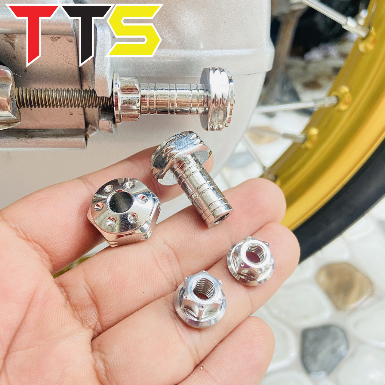 ( MẪU THÁI ) Ốc kèm tán tăng sên inox salaya sử dụng cho WAVE, DREAM, FUTURE, EXCITER 2010, SIRIUS