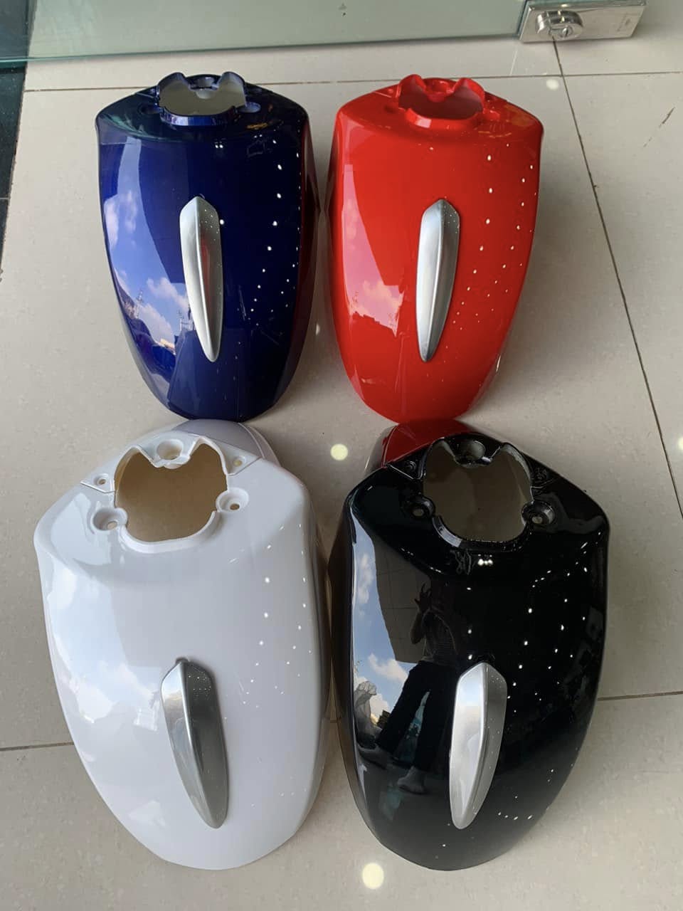 Chắn bùn trước xe điện Vespa ( đủ bộ )