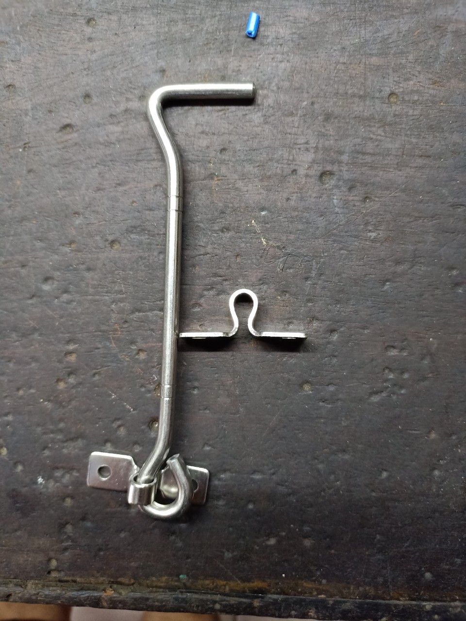 MÓC GIÓ INOX CHỐNG VA ĐẬP CỬA 1T6 CÓ BAS