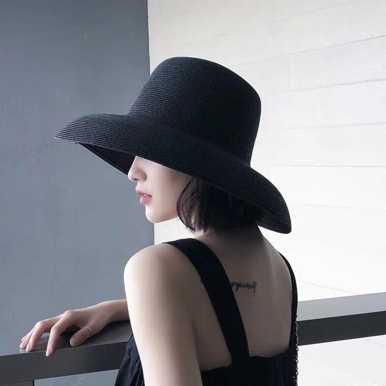 Mũ cói lồng đèn Hội An thời trang quý phái