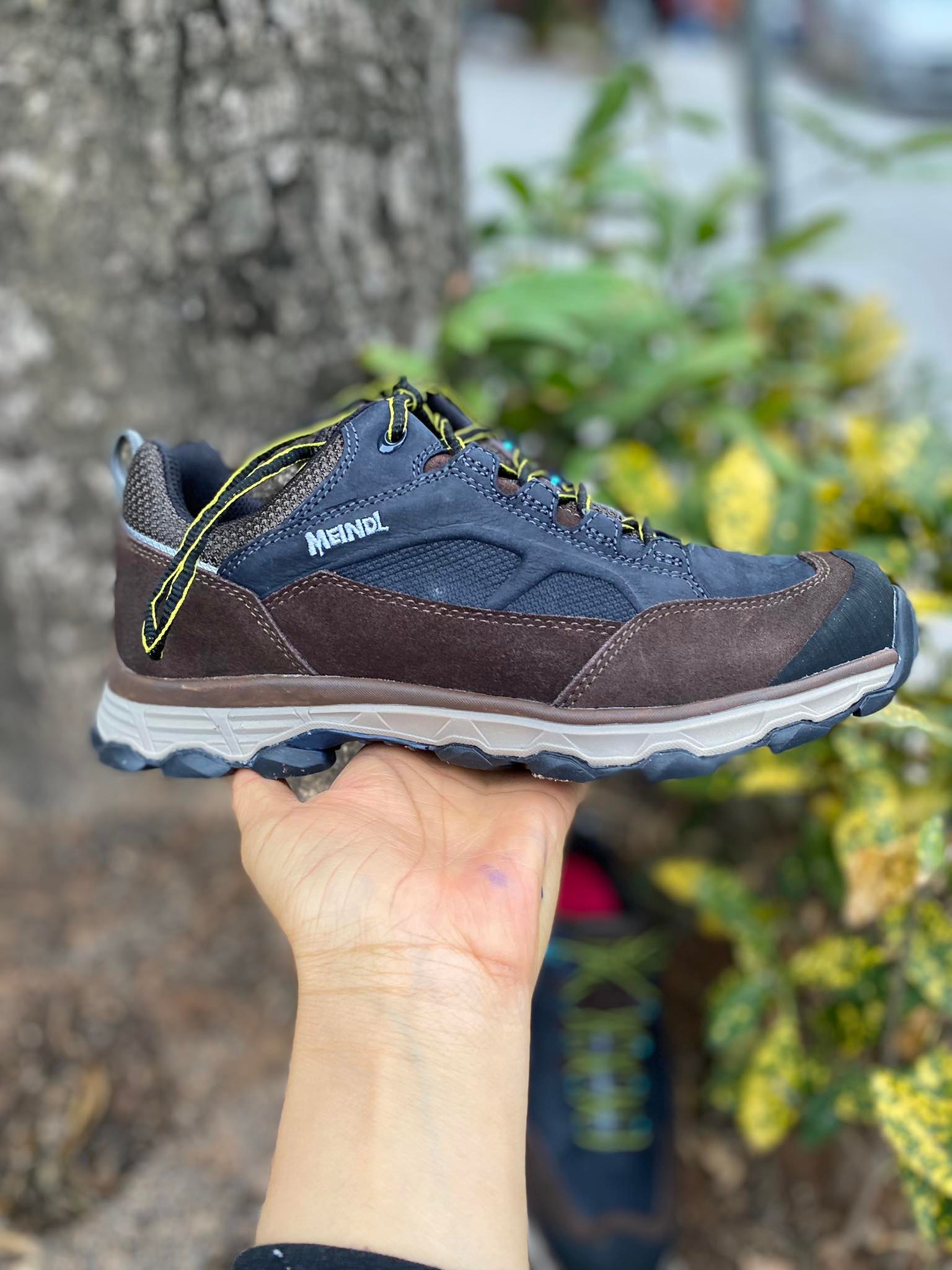 Giày leo núi chống thấm cho nữ Meidnl Maine GTX size 37,5