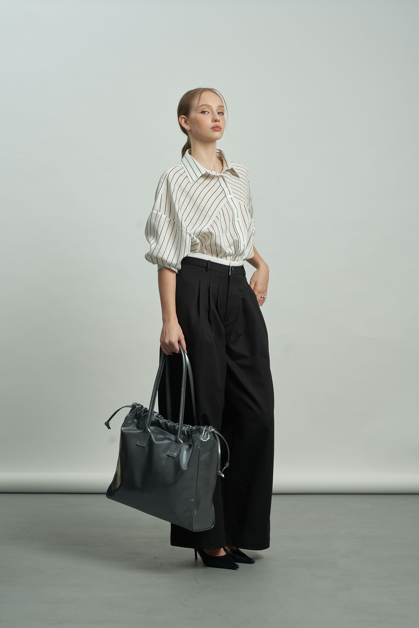 Áo sơ mi nữ KHÂU BY CQ Oversized