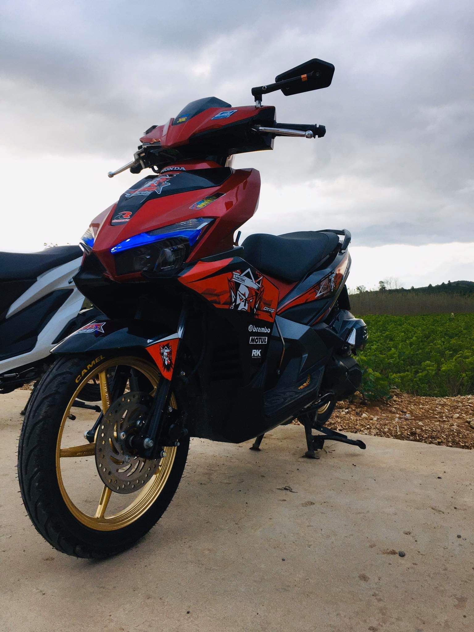 [HCM]TEM RỜI AIR BLADE 2016-2019 KING DRAG ĐEN ĐỎ